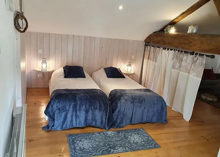 Gite Spacieux - 3 Chambres - Calme Et Charmant